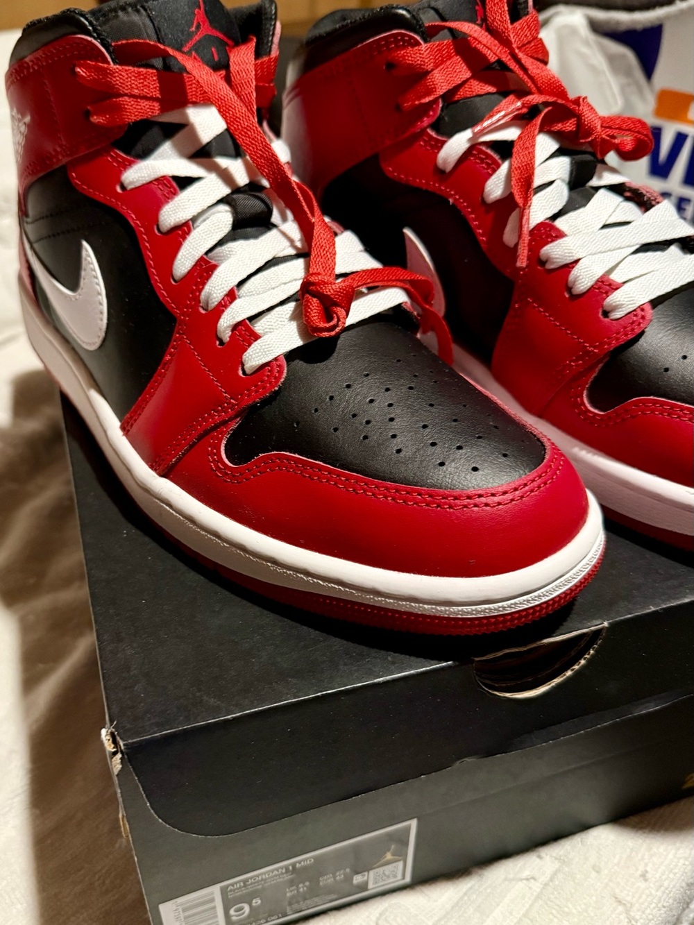 Nike Air Jordan 1 Mid Red Black White